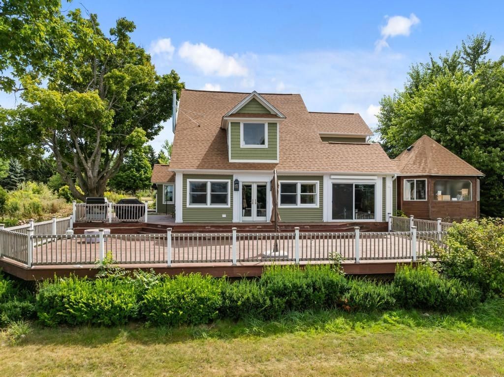 2035 W Sheridan Rd, Resort township