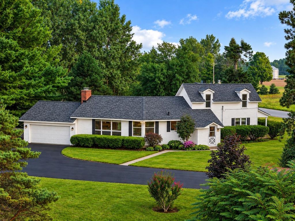 425 Garfield Road, S, Traverse City