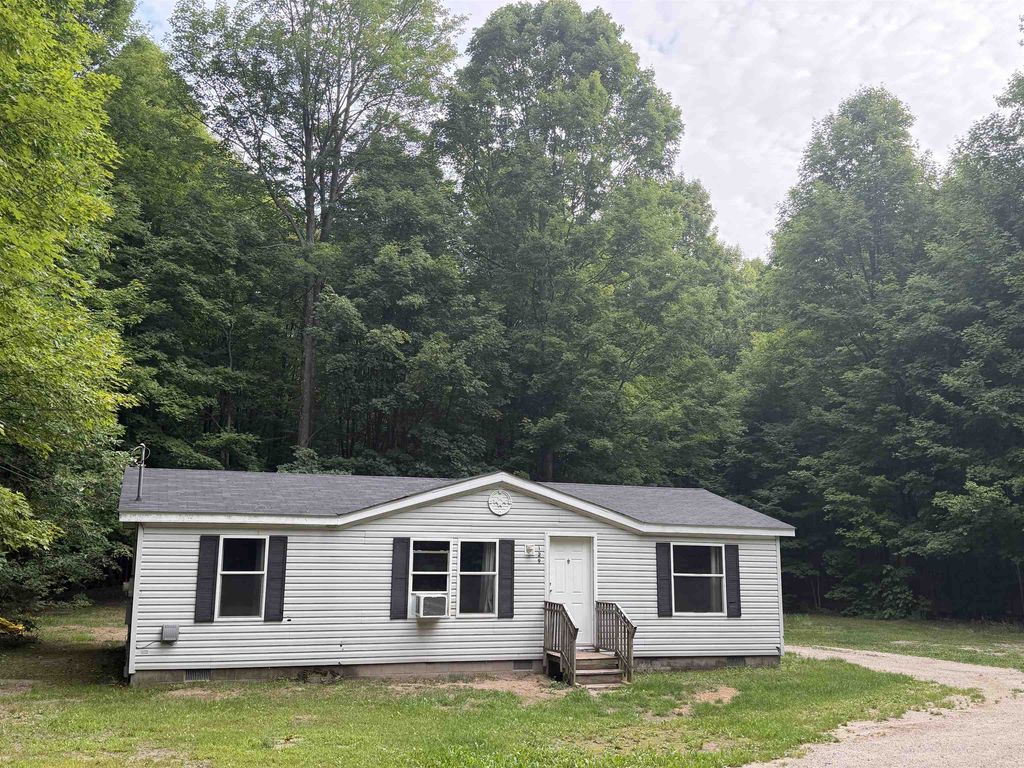 129 Pinecrest Dr, Homestead township