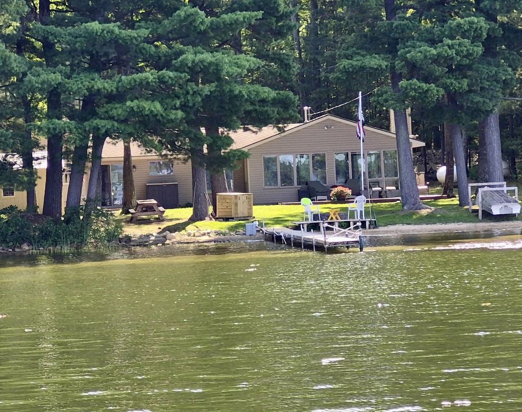 840 S Oak, Lake township