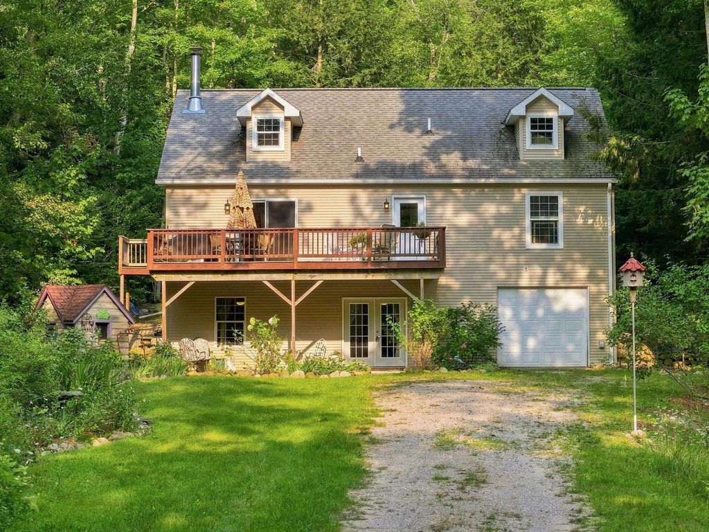 3626 Michigan Trl, Torch Lake township
