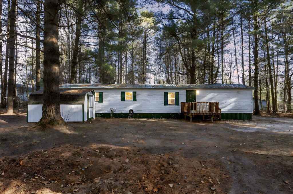 8401 Independence, Clam Lake township