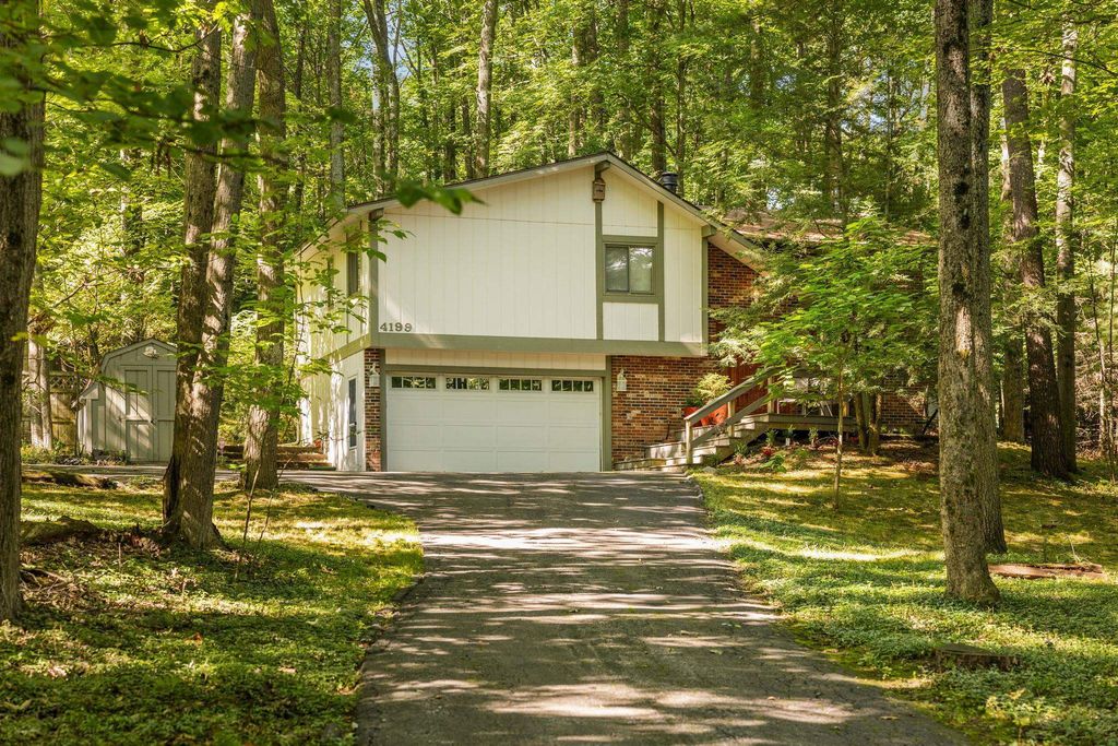 4199 Circle View, Acme township