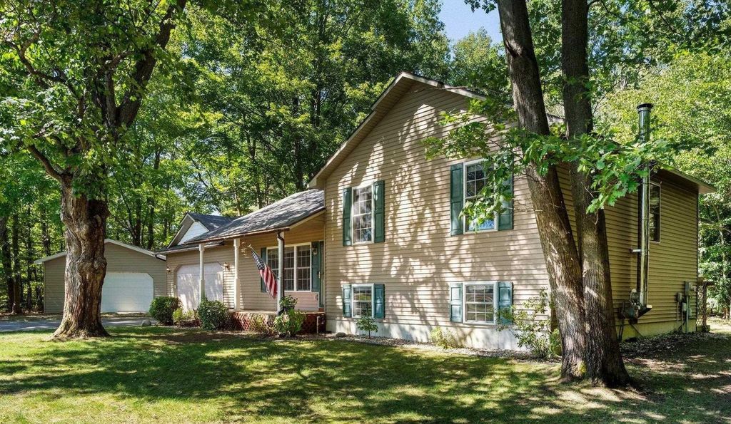 10350 Gray Fox, Green Lake township