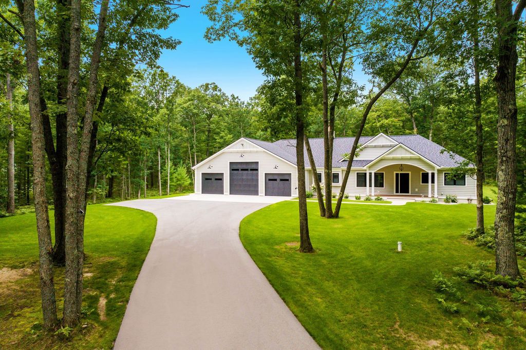 687 Starflower, Whitewater township