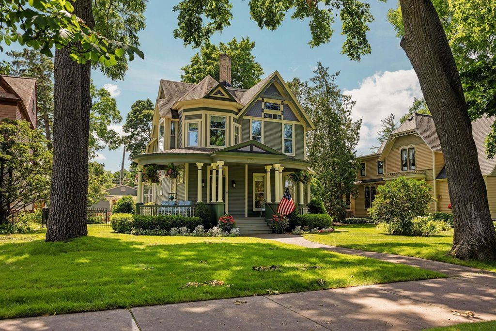 213 Sixth, Traverse City city