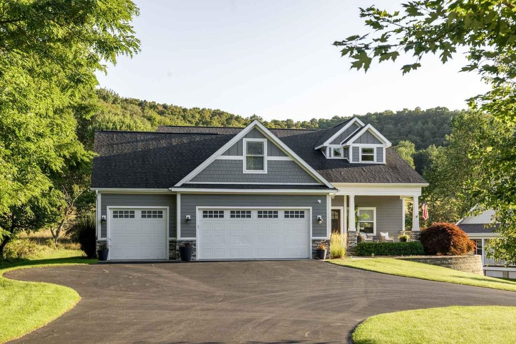 10505 W Pitch Apple Ln, Empire township