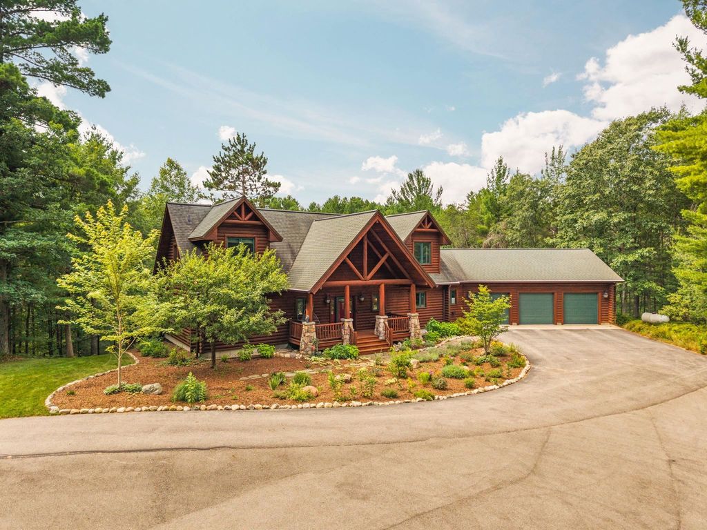 8787 Wheeler Pines Dr, Whitewater township