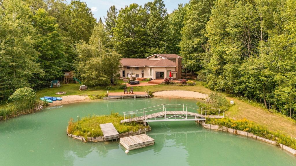 13045 Sw Coster, Springfield township