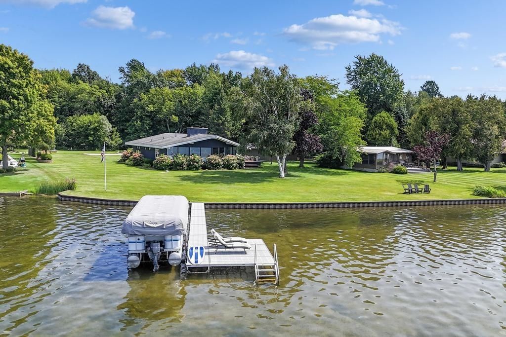 3748 E Duck Lake, Green Lake township