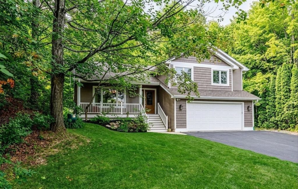 1750 S Cherry Blossom, Suttons Bay township