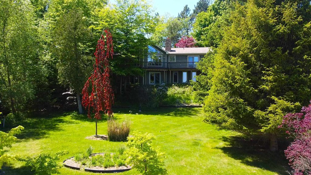 2337 Nw Torch Lake Dr, Torch Lake township