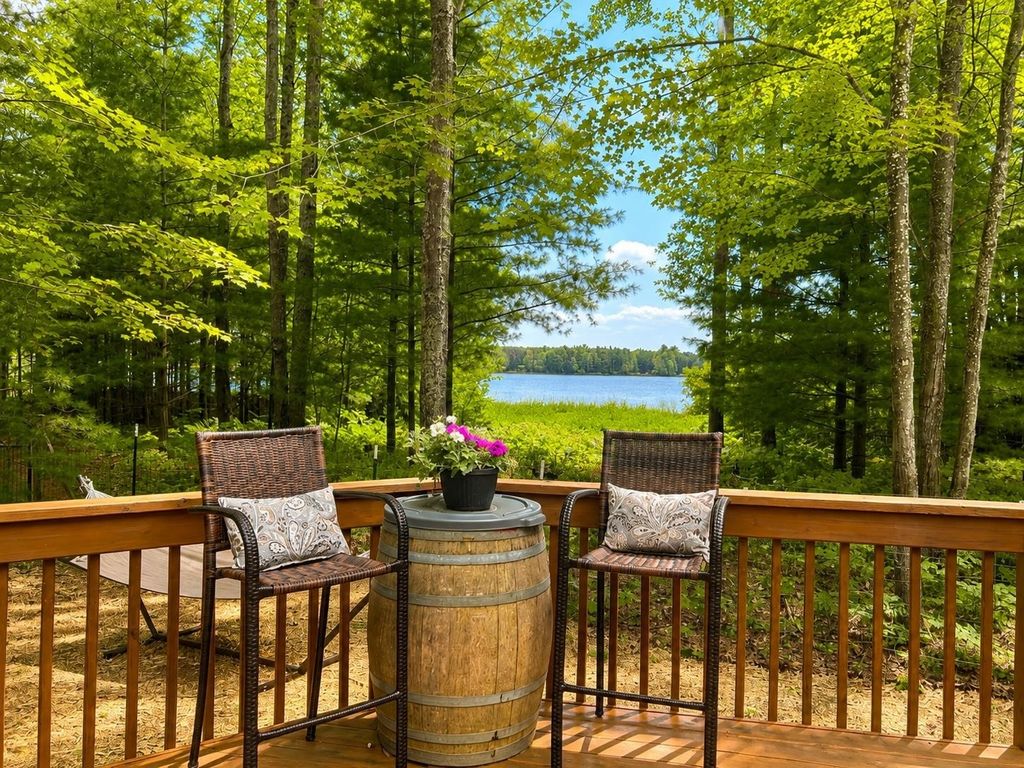 11575 Fredmar, Green Lake township