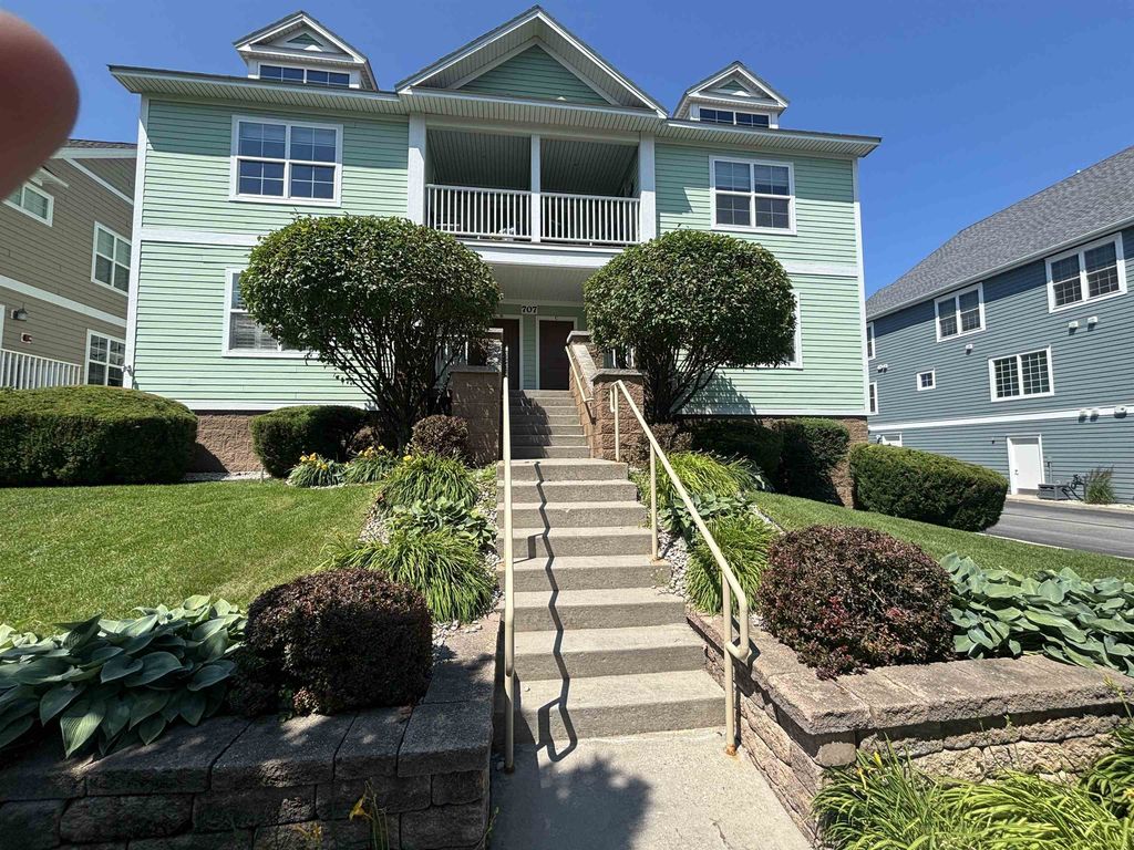 707 E State, Traverse City