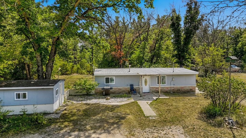 5447 76th, Pleasant Plains township