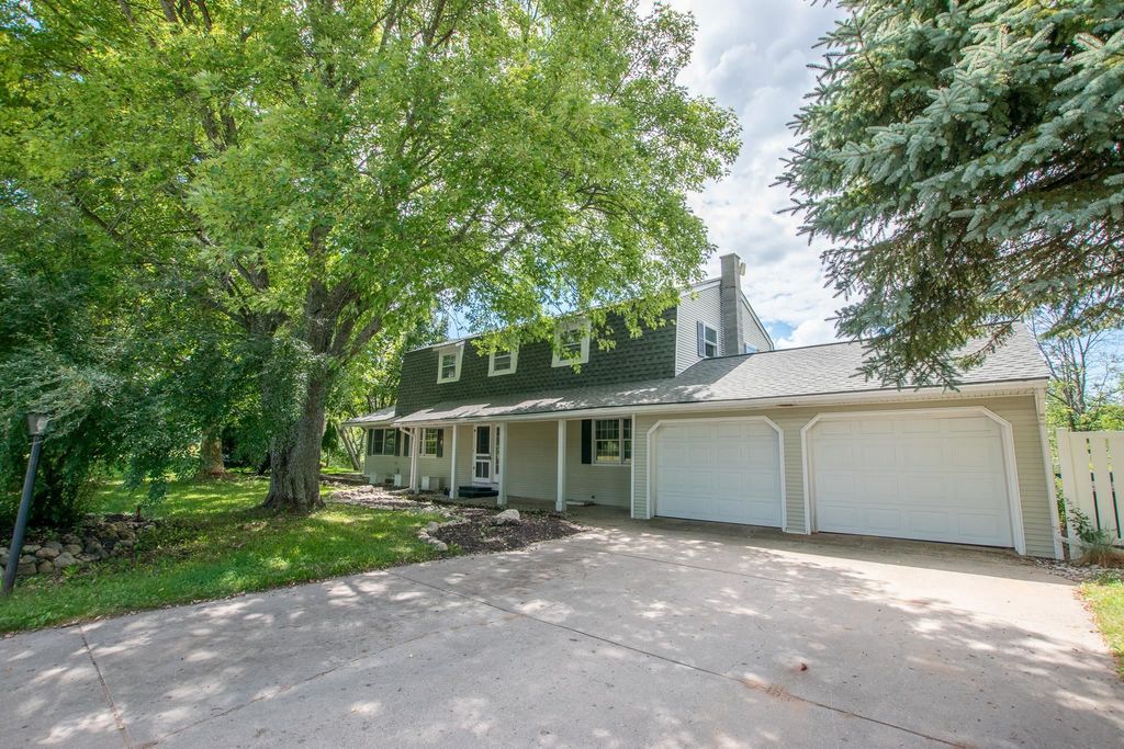 8282 S Center, Elmwood charter township