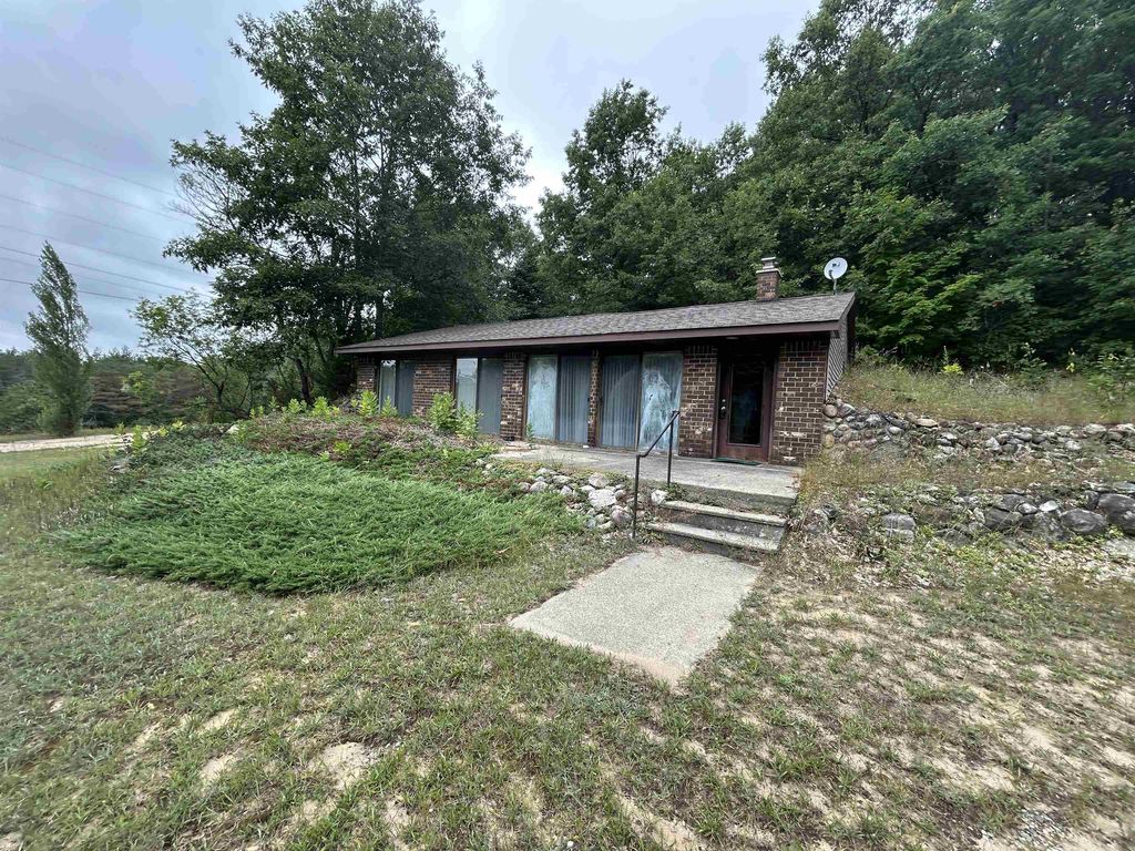 4801 Shinn, Chestonia township