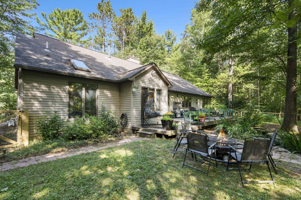 5522 Trager Rd, Traverse City