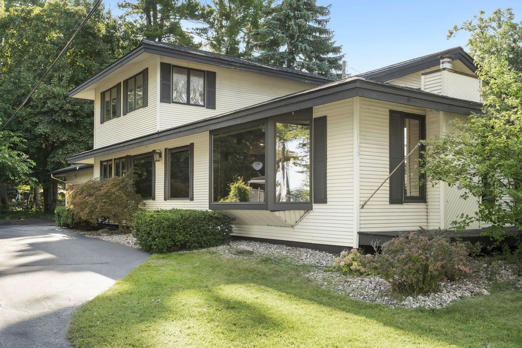 1100 Peninsula, Traverse City city