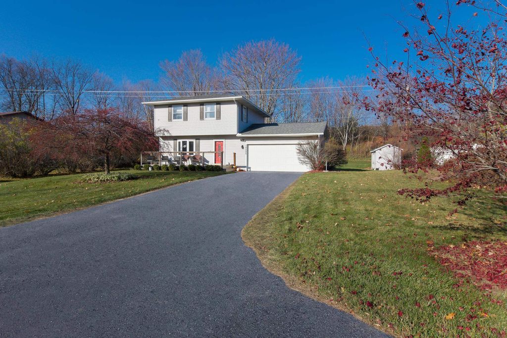 10555 Center Rd, Peninsula township