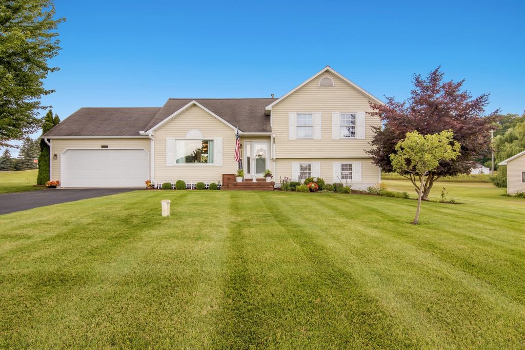 2009 Black Forest, East Bay township