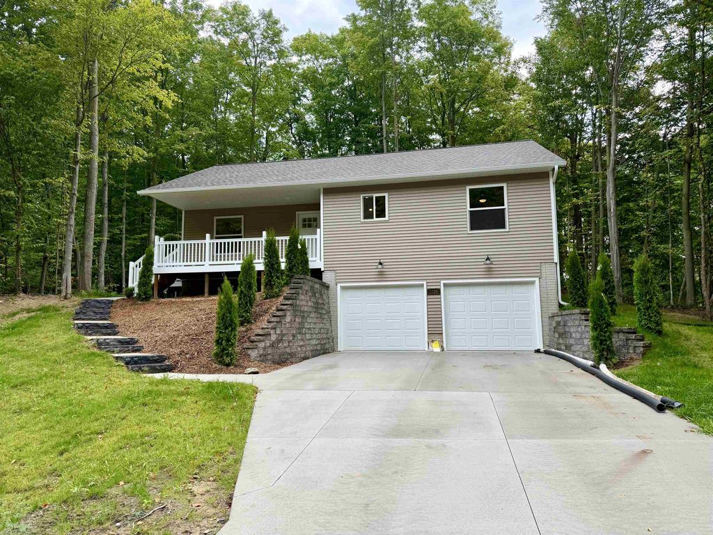 1136 Birmley Estates Dr, Garfield charter township
