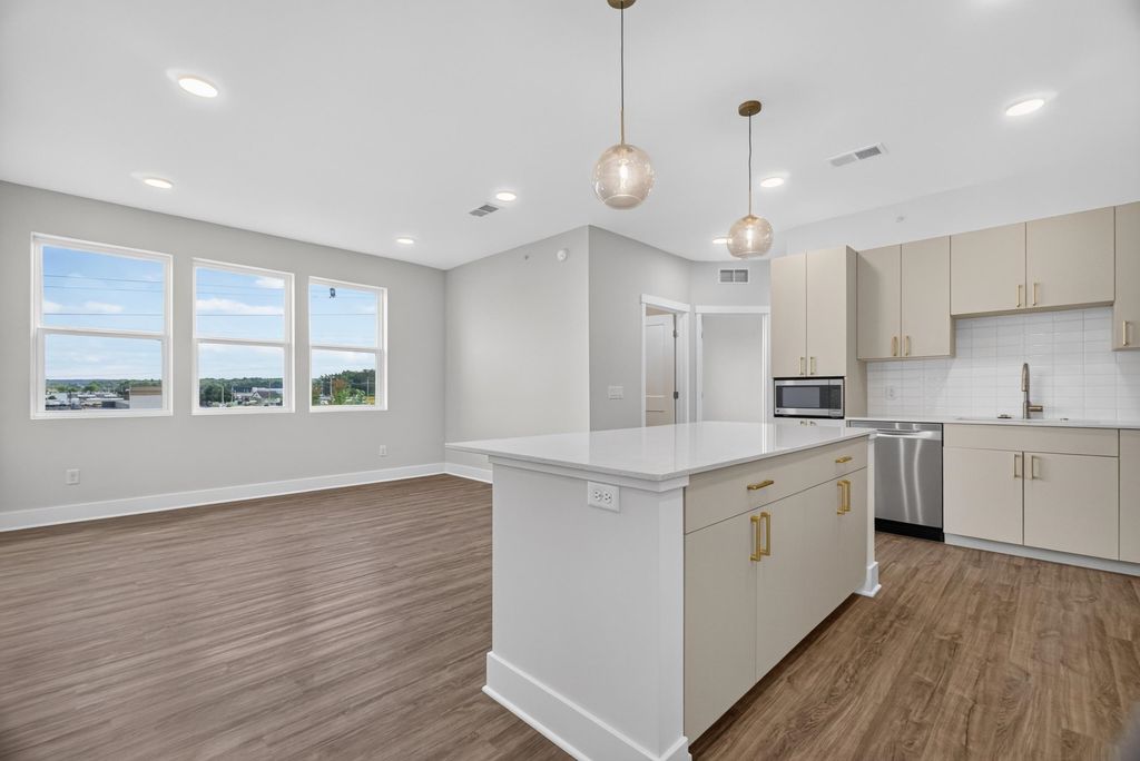 1109 S Carver St, Traverse City city