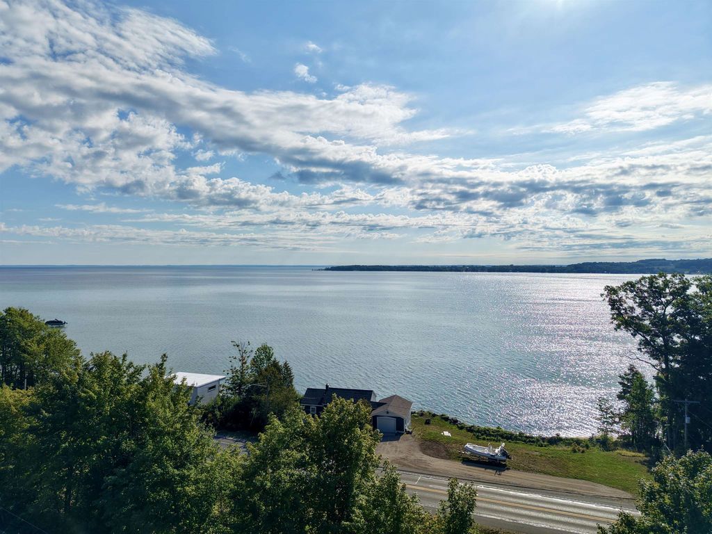 800 N St Joseph St, Suttons Bay township