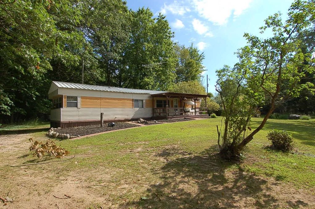 2890 Foco Rd, Deep River township