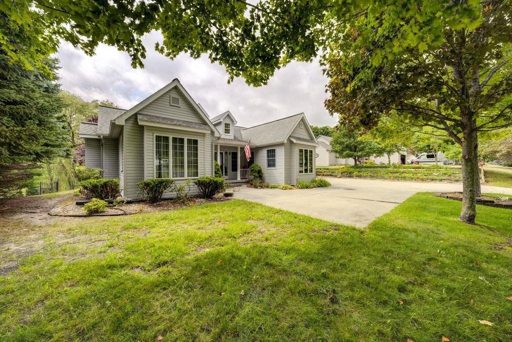4445 Silver Valley, Garfield charter township