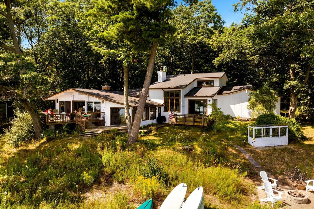 16643 Starkey, Arcadia township