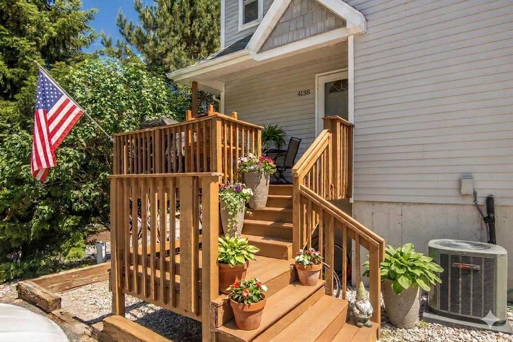 4138 Sherwood Forest, Traverse City