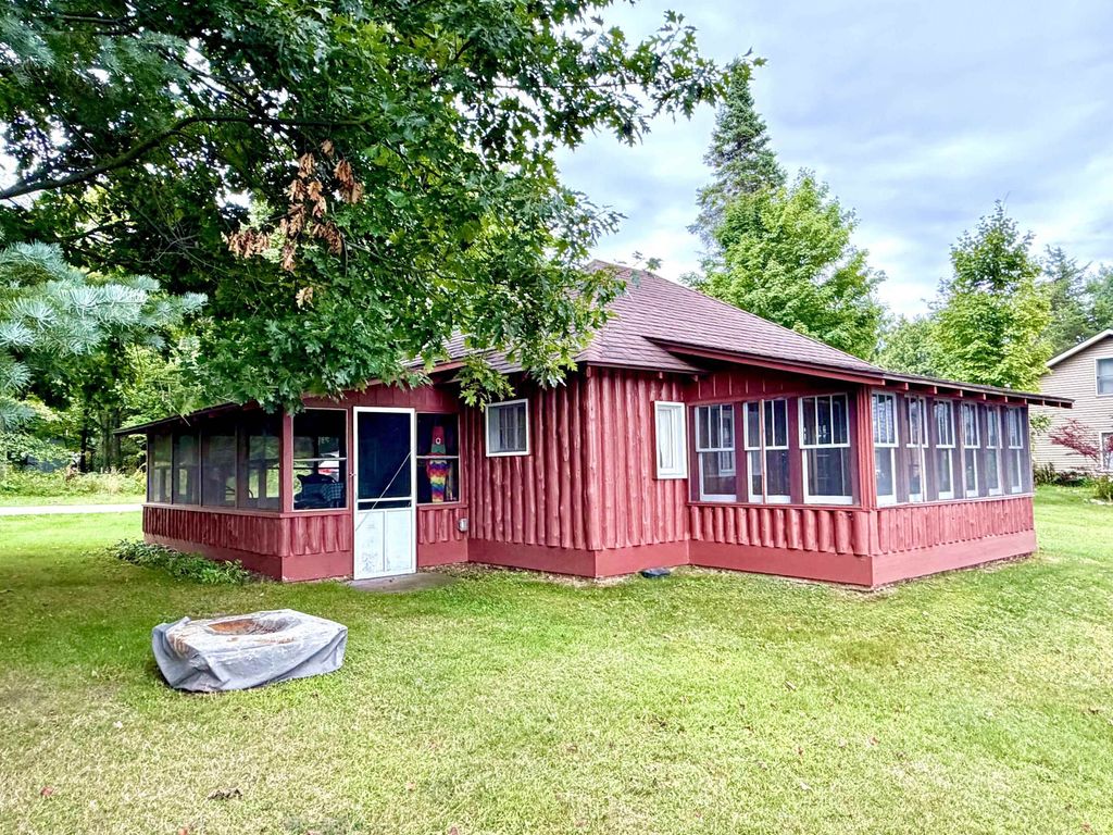 2371 Green St, Central Lake township