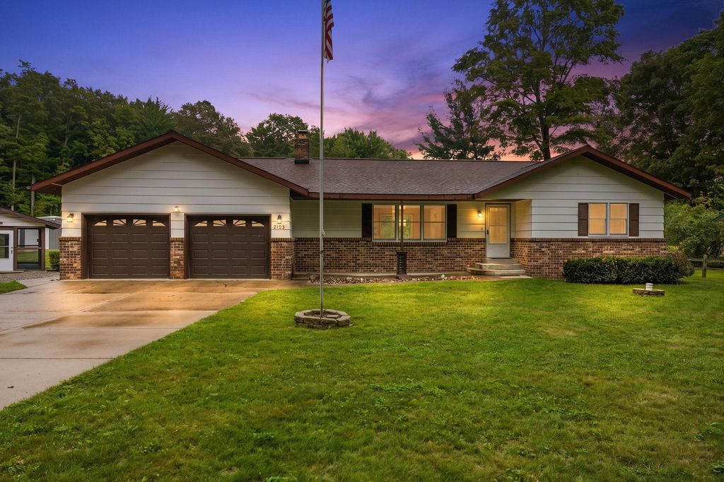 5182 E Shore, Coldsprings township