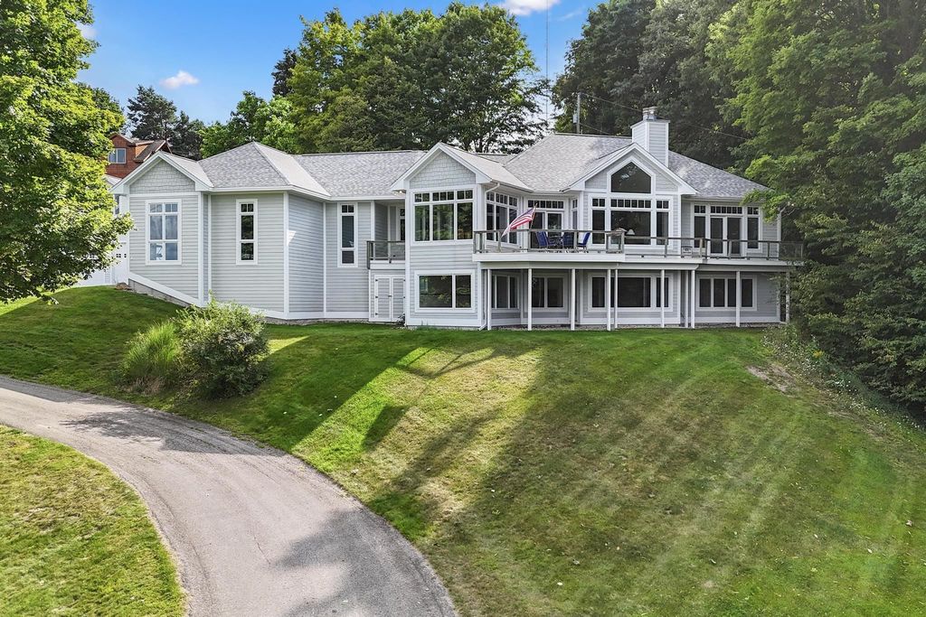 13857 S Windcrest, Elmwood charter township