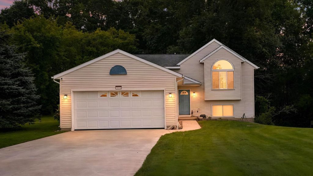 7015 Cedar Highlands Dr, Cedar Springs