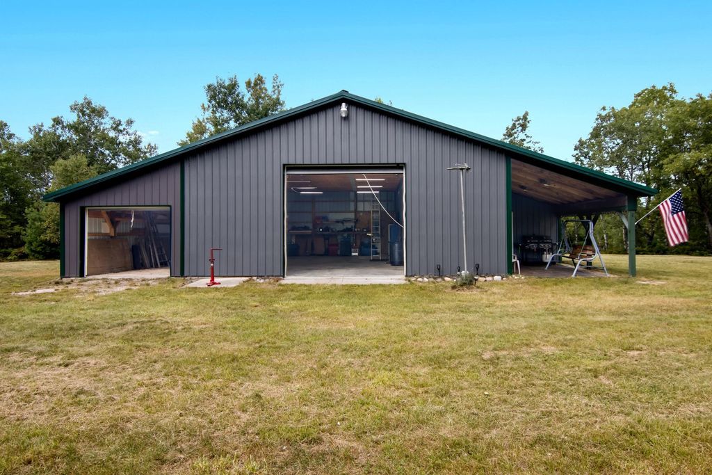 11533 Berry, Mancelona