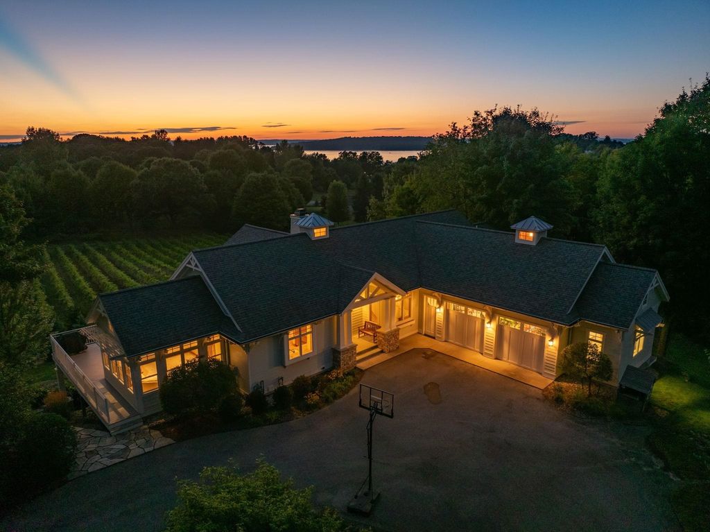 1375 Braebury Way, Traverse City