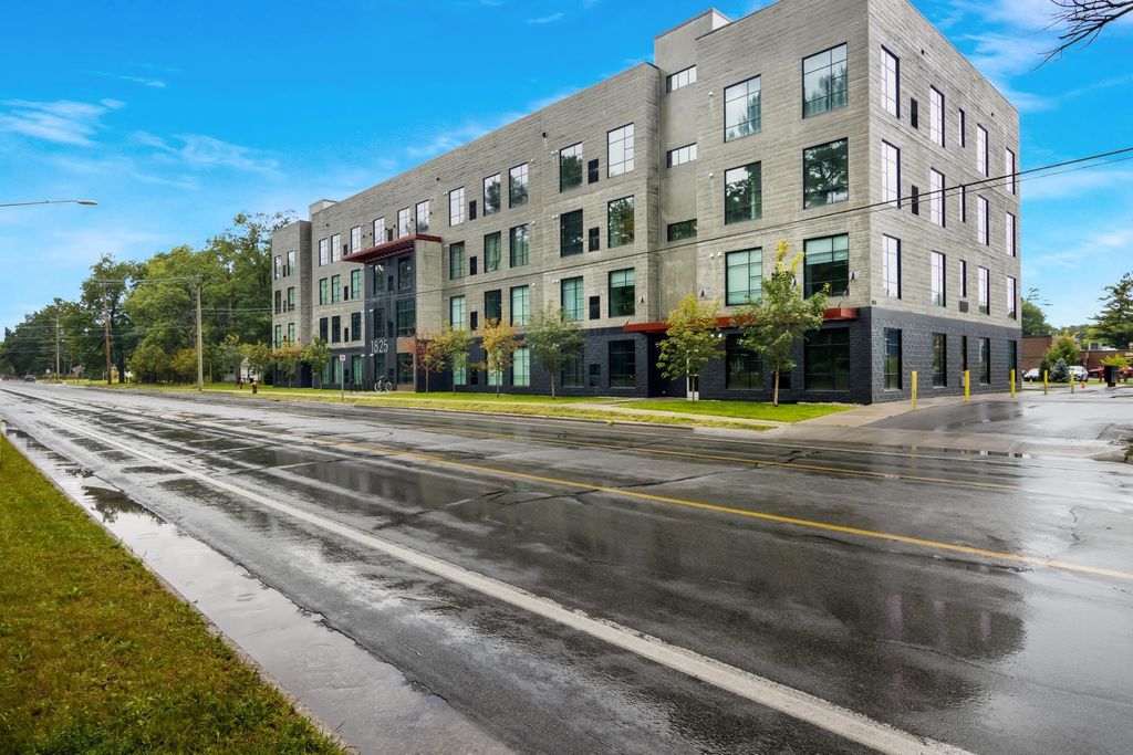 1825 E Eighth, Traverse City
