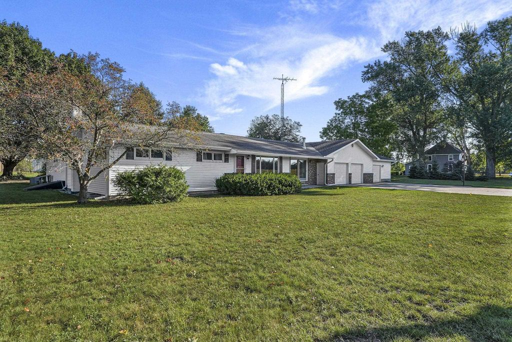 351 E Kasson, Maple City