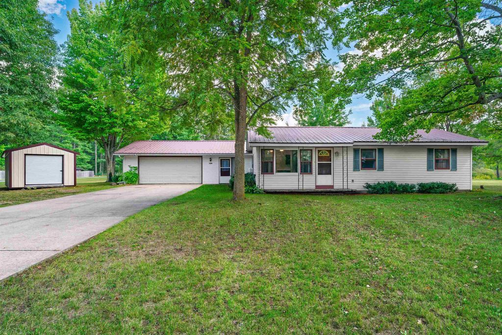 1434 Ne Cedar, Kalkaska