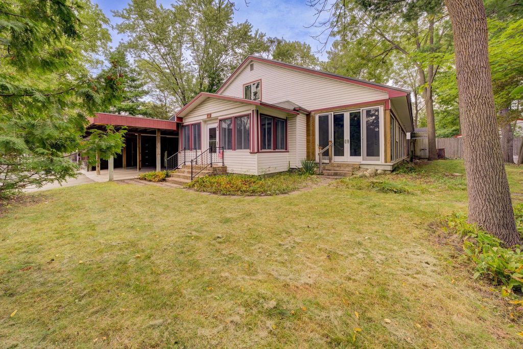 125 S Cedar St, Traverse City