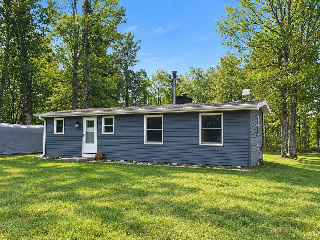 575 W Birch, Roscommon