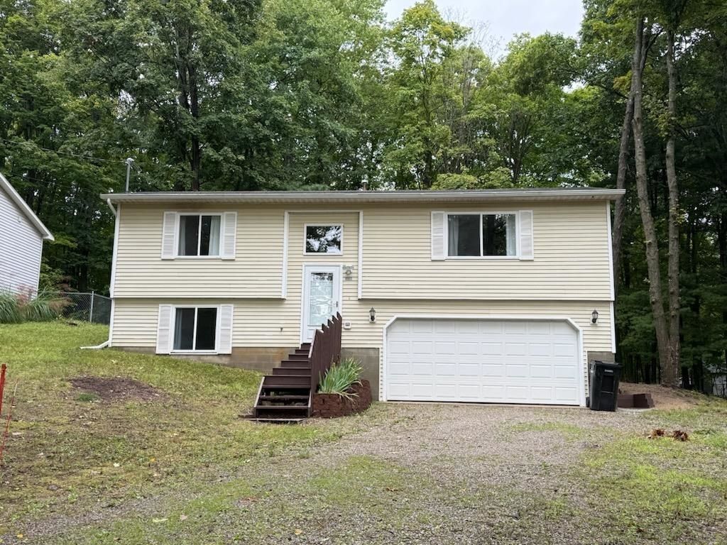 18860 Lakewood, Lake Ann