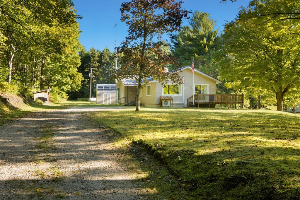 15172 Clark's Mill, Interlochen