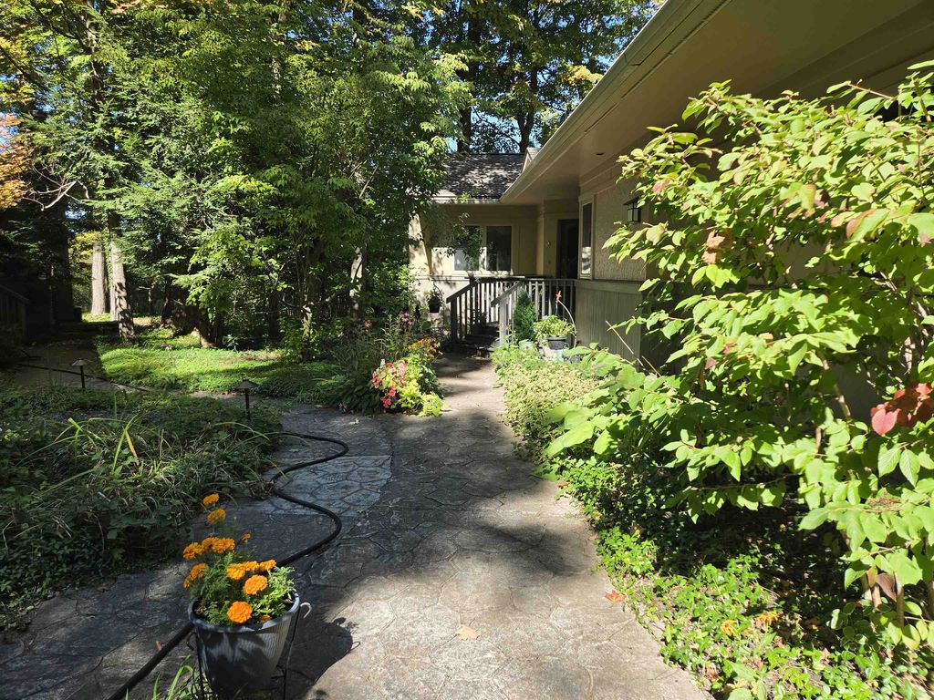 12055 S Woodwinds, Traverse City