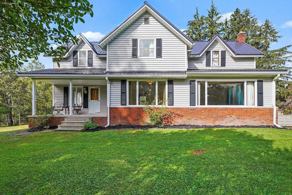 476 S Fairview Rd, West Branch