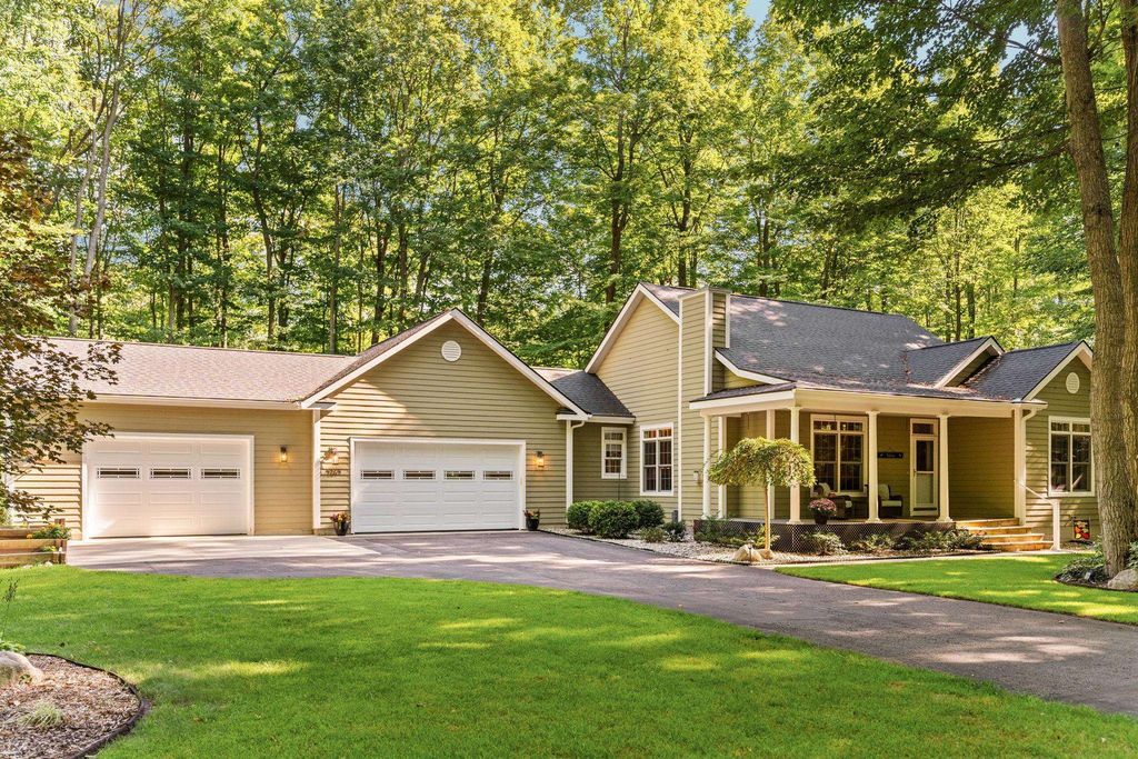 5265 Big Maple, Traverse City