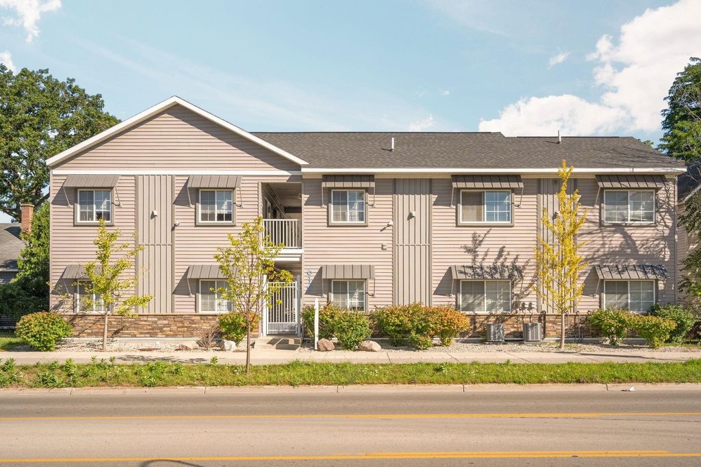 619 E Eighth, Traverse City