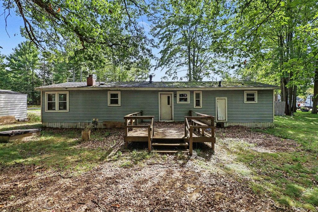 1673 Pine, Traverse City